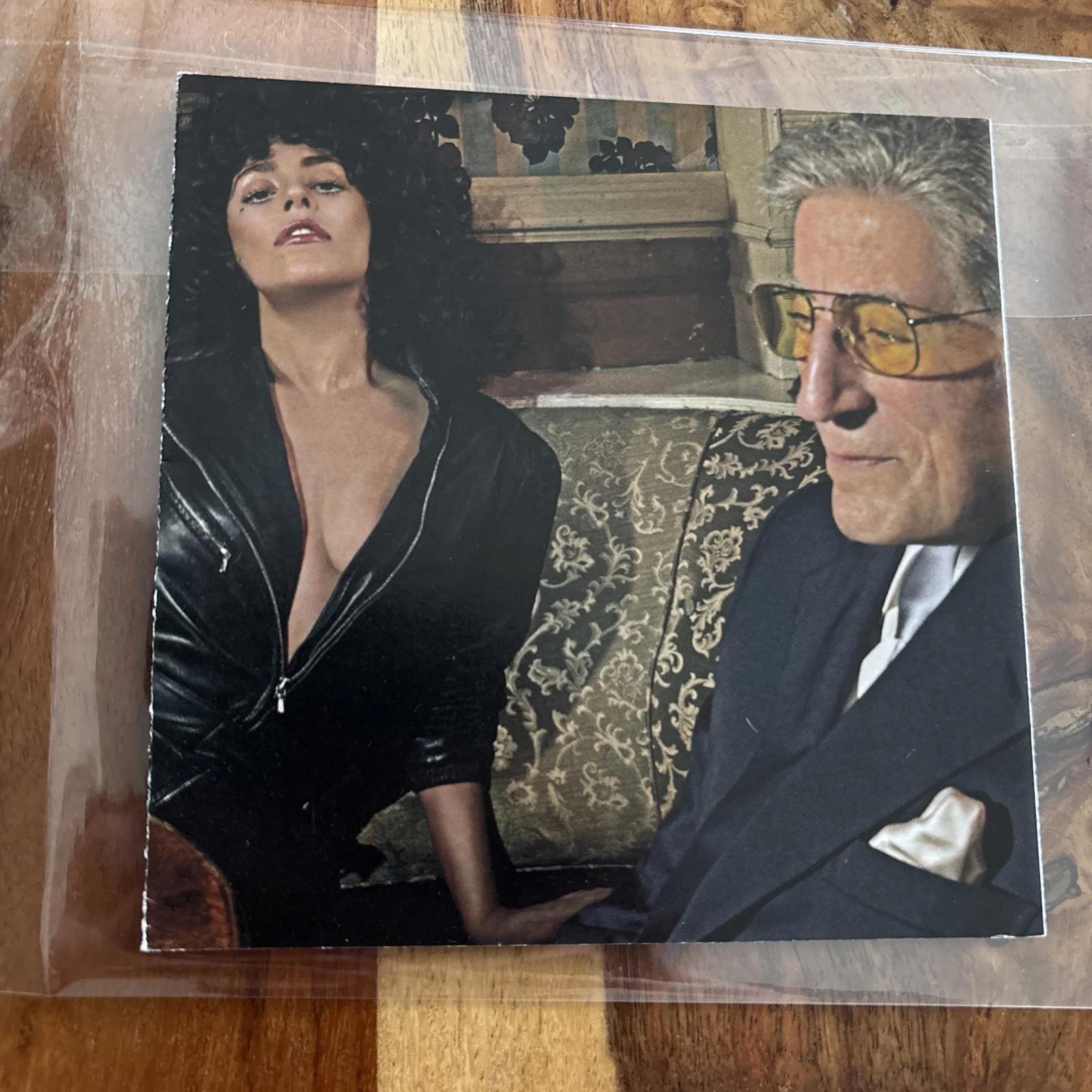 Lady Gaga Cheek to Cheek CD Tony Bennett Booklet Autographed Signed Beckett Auth, изображение 4