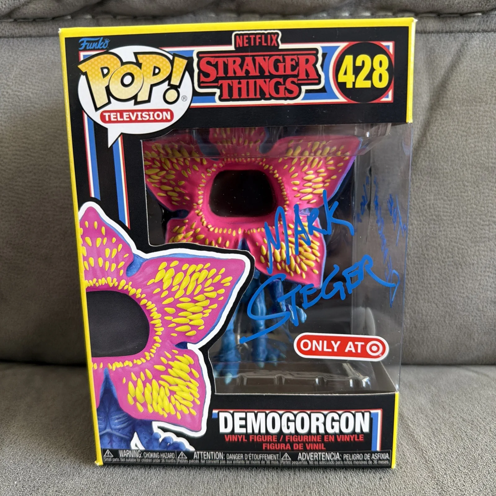 MARK STEGER — MARK STEGER SIGNED DEMOGORGON GLOW IN THE DARK FUNKO POP 428 STRANGER THINGS, изображение 2