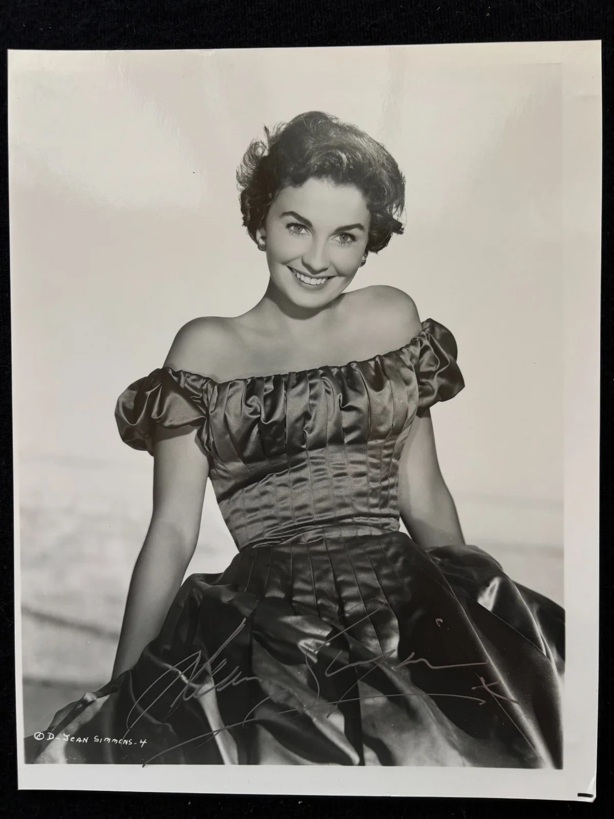 Jean Simmons — Vintage JEAN SIMMONS Strikingly Glamorous 8x10 Signed Autographed Photo With COA, image 2