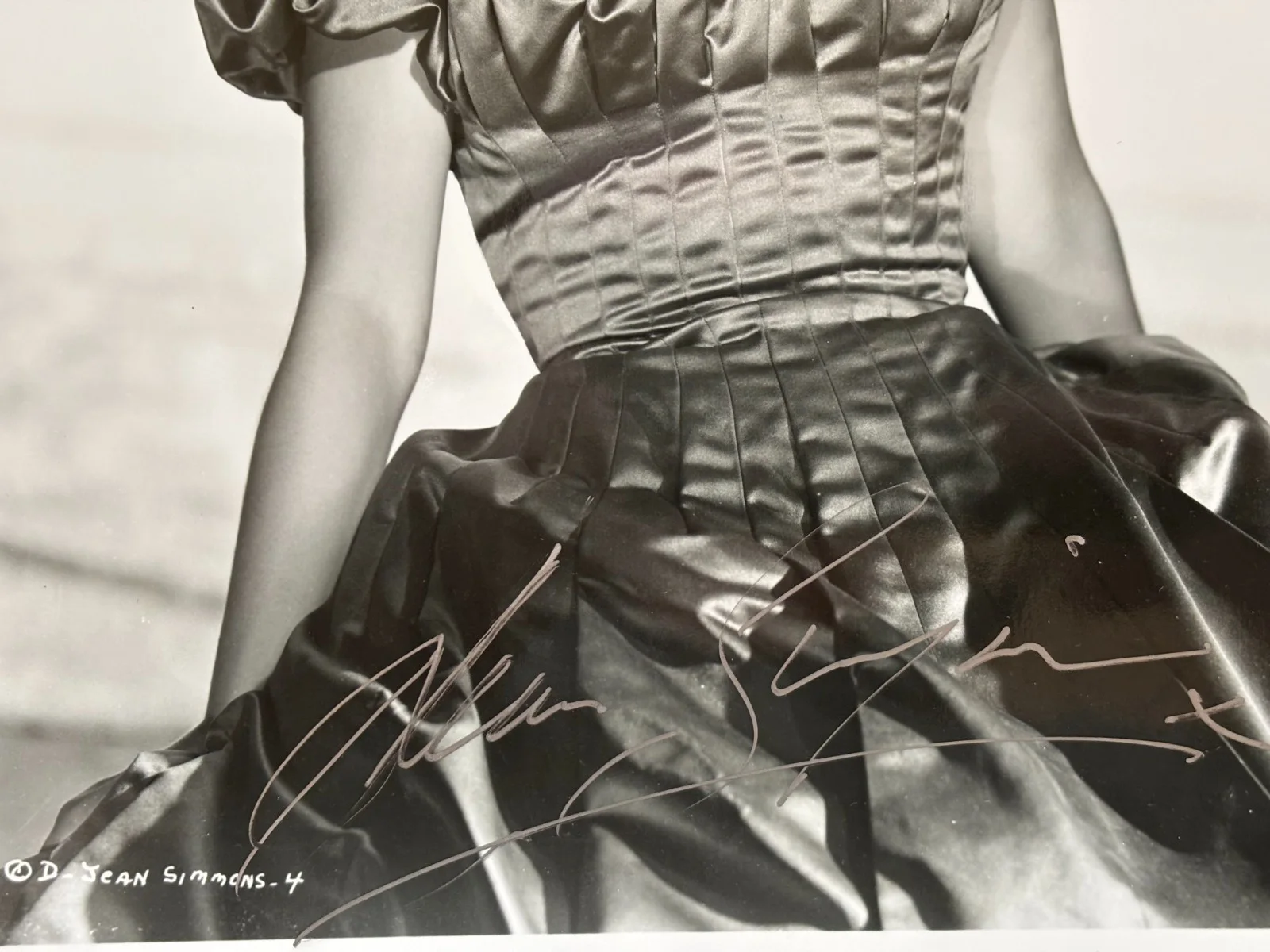 Jean Simmons — Vintage JEAN SIMMONS Strikingly Glamorous 8x10 Signed Autographed Photo With COA, image 3