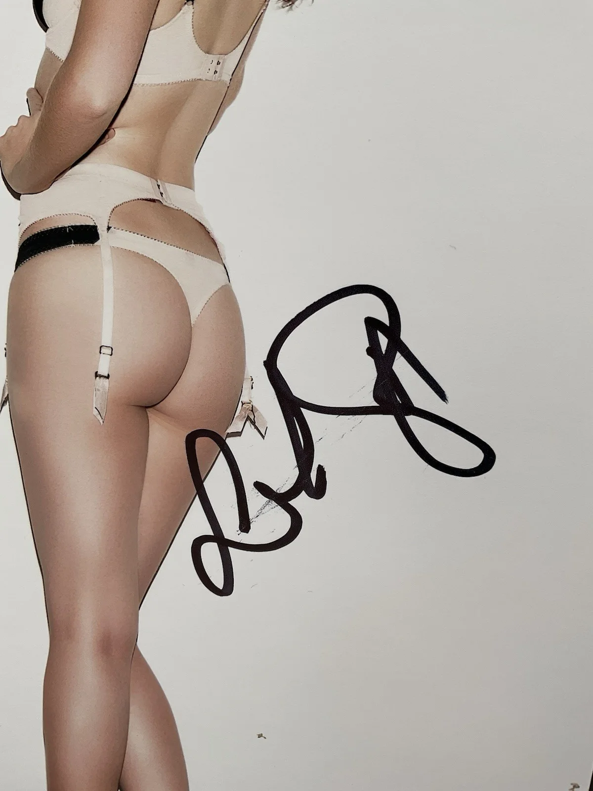 Sarah Bolger — Sarah Bolger signed 8x10 Mayans MC signed 8x10 Sexy photo autographed ACOA auto, image 2