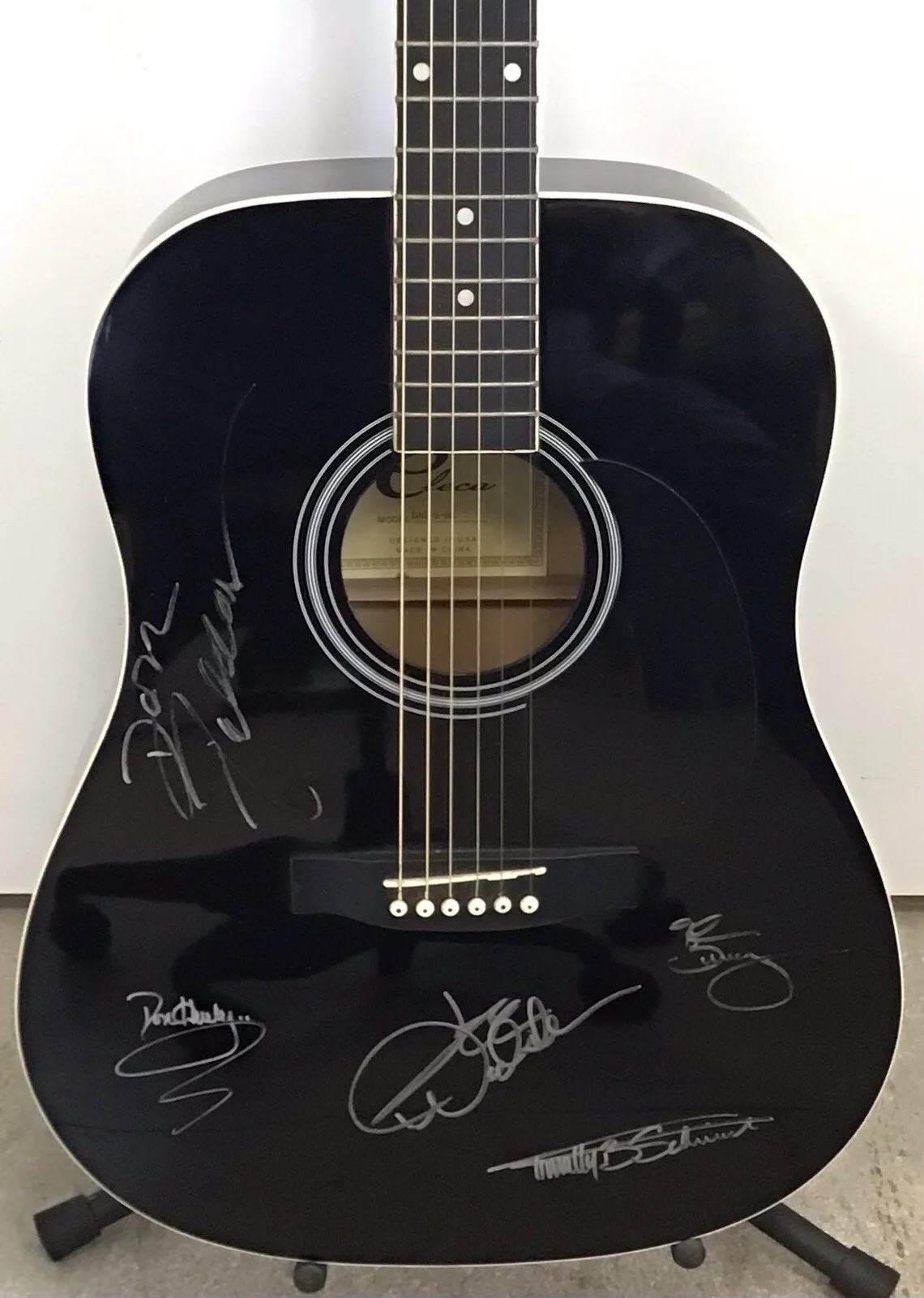 Eleca Black Acoustic Guitar w/ EAGLES Hand Signed Autograph by 5 Members in 2007, изображение 2