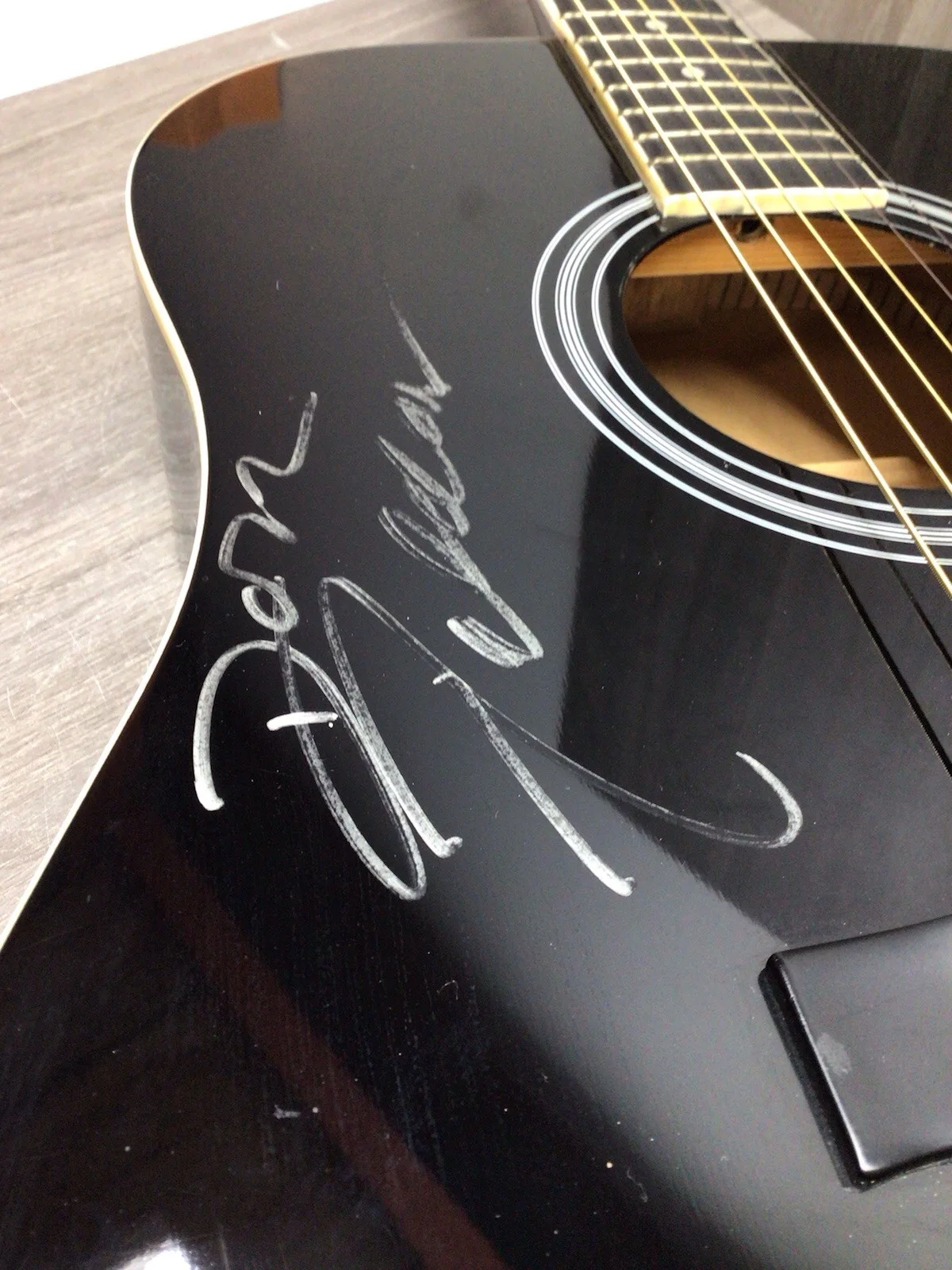 Eleca Black Acoustic Guitar w/ EAGLES Hand Signed Autograph by 5 Members in 2007, изображение 5