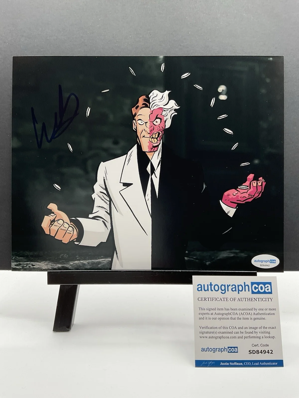 Ike Barinholtz — Ike Barinholtz signed 8x10 Batman autographed Two Face signed 8x10 ACOA Harvey D