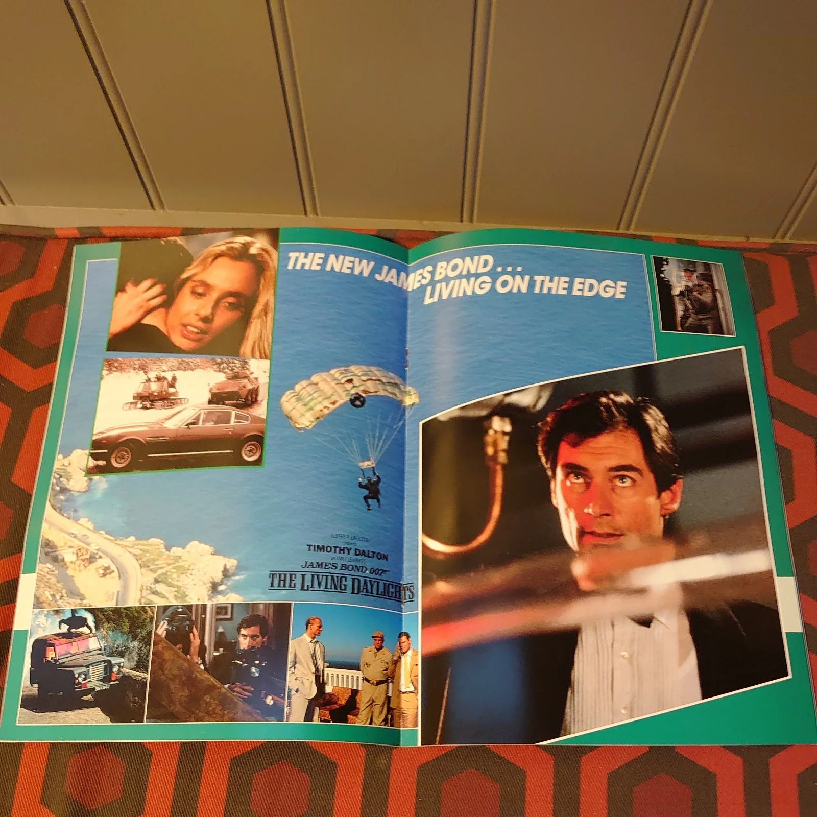 The Living Daylights Japanese Film Programme Excellent Condition James Bond 1987, image 3