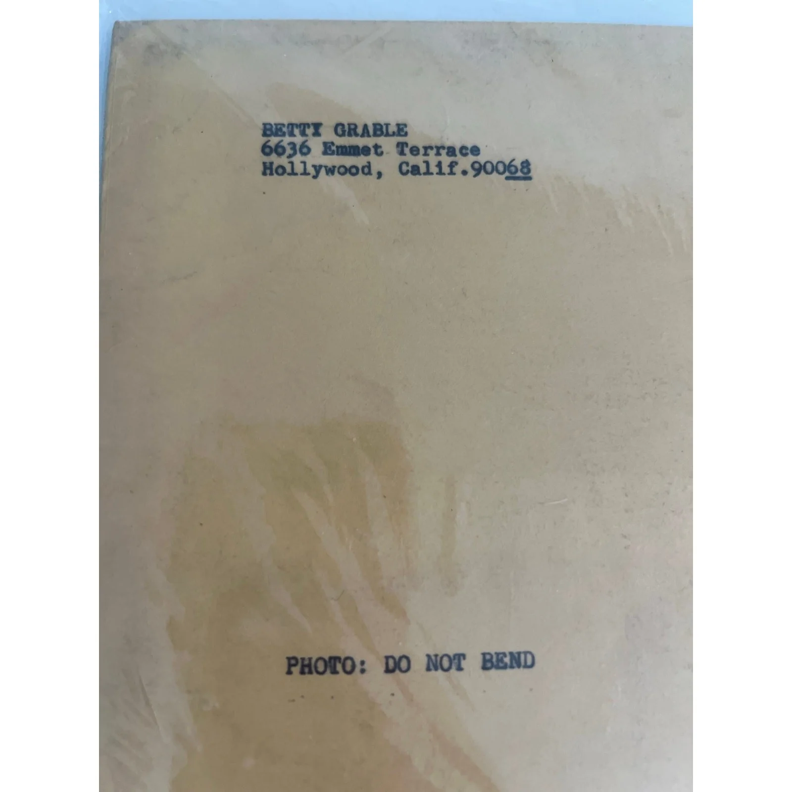 Signed Autographed Photo of Betty Grable w Original Envelope, изображение 5
