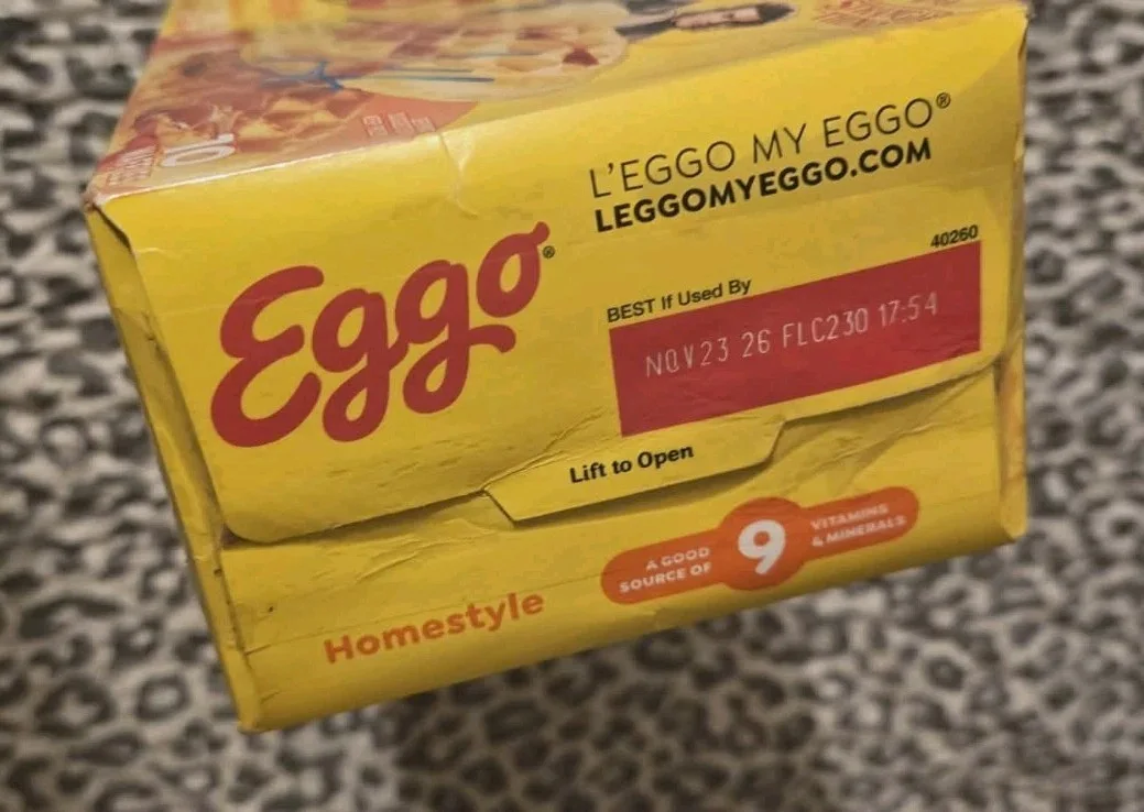 Gaten Matarazzo, Charlie Heaton — Stranger Things Signed Charlie Heaton & Gaten Matarazzo Ego Waffle Box, изображение 4
