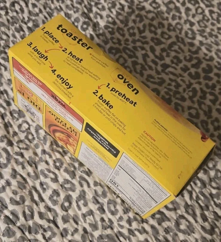 Gaten Matarazzo, Charlie Heaton — Stranger Things Signed Charlie Heaton & Gaten Matarazzo Ego Waffle Box, изображение 5