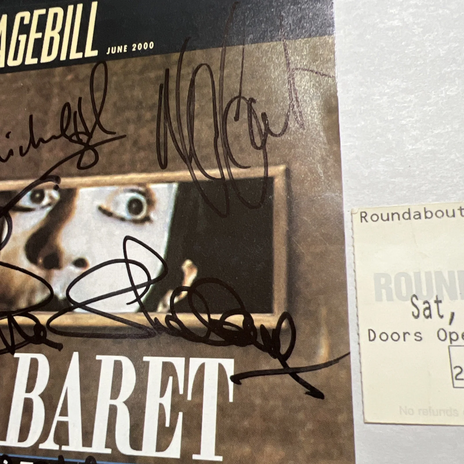 Michael C Hall — Michael C Hall Dexter Signed Cabaret Stagebill Studio 54 2000 Rare!, image 4