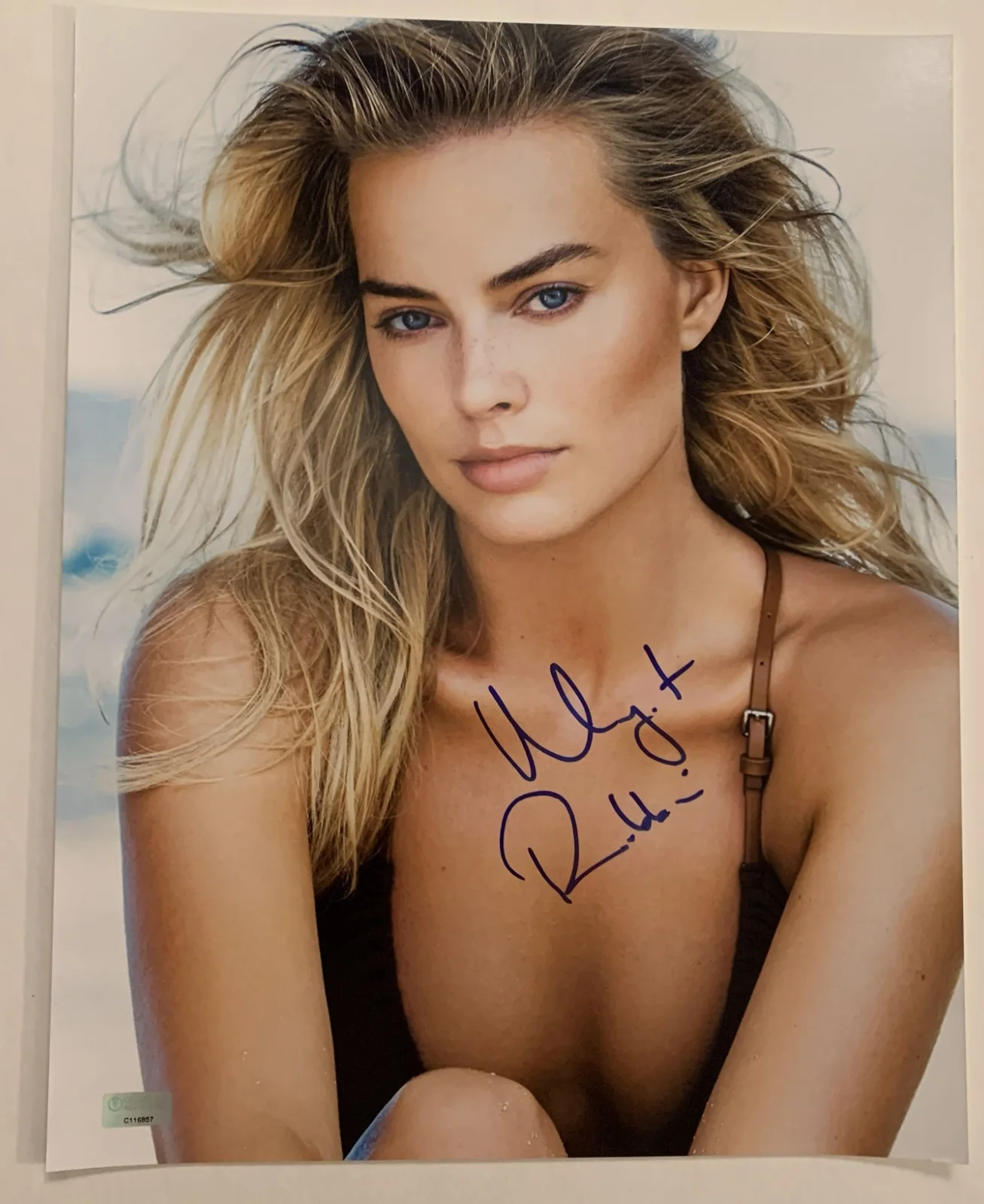 Margot Robbie — Margot Robbie Original Autographed 11x14 Signed Glamour photo CA CoA FSD RARE!, изображение 2