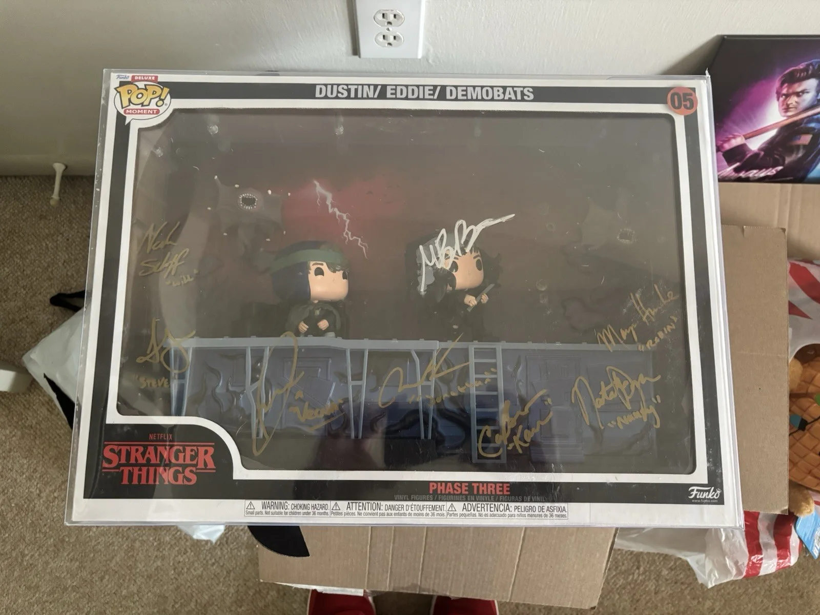 Neil, Steve, Vecna, Jonathan, Robin, Nancy — Funko Pop Stranger Things Dustin/Eddie/Demobats Signed Collectible Figure, изображение 2