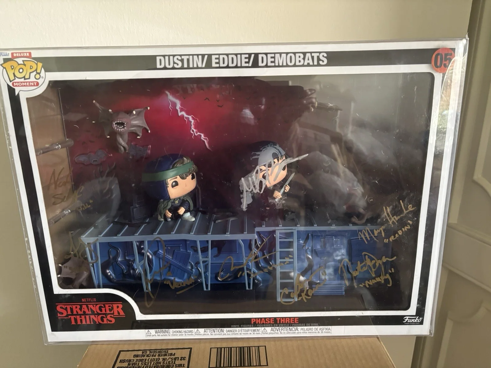 Neil, Steve, Vecna, Jonathan, Robin, Nancy — Funko Pop Stranger Things Dustin/Eddie/Demobats Signed Collectible Figure, изображение 5