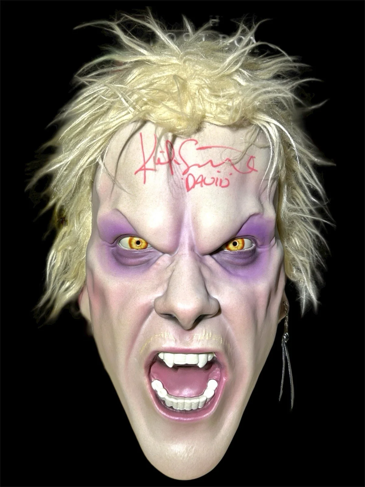 Kiefer Sutherland — Kiefer Sutherland Signed The Lost Boys Trick Or Treat Mask “David” (JSA COA)