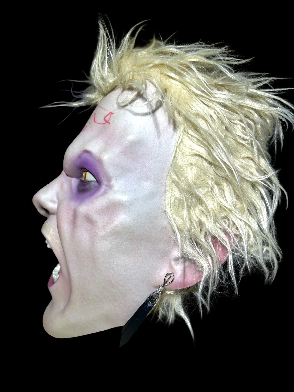 Kiefer Sutherland — Kiefer Sutherland Signed The Lost Boys Trick Or Treat Mask “David” (JSA COA), image 4