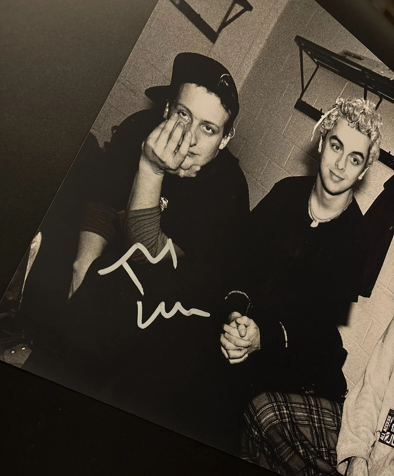 GFA Green Day Band Drummer * TRE COOL * Signed 11x14 Photo COA, image 3