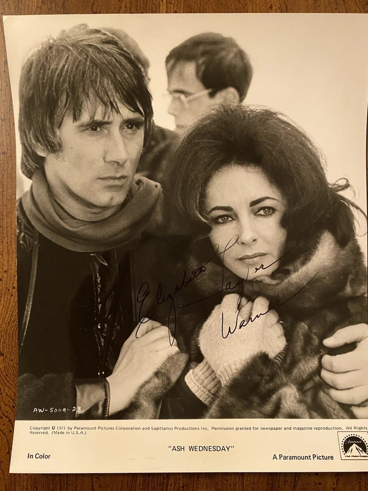Elizabeth Taylor — Elizabeth Taylor Signed Autographed 8x10 Photo With COA Ash Wednesday RARE
