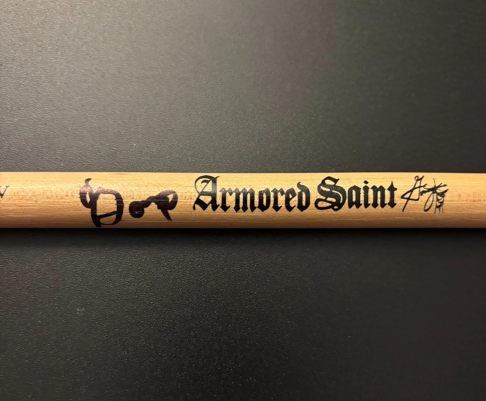 GFA Armored Saint Drummer * GONZO SANDOVAL * Signed Drumstick PROOF COA, image 4