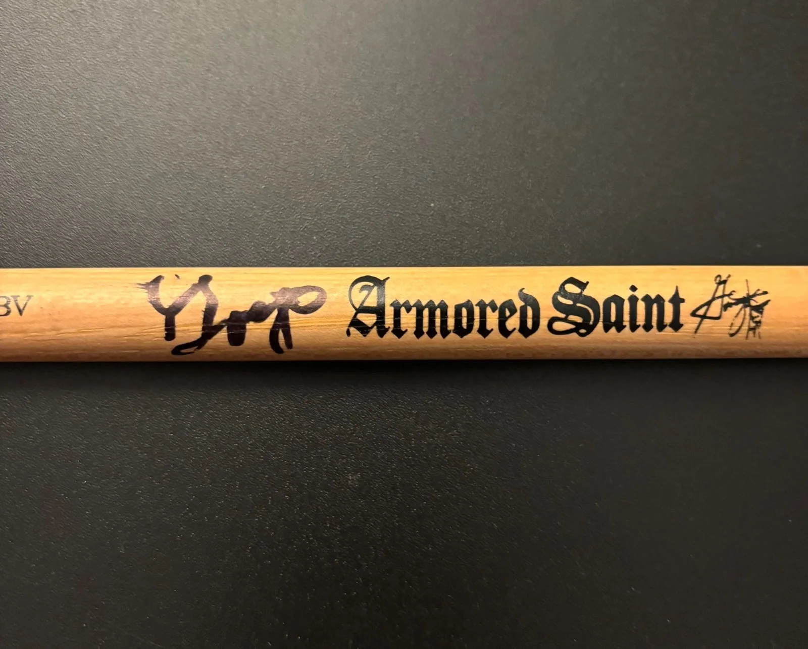 GFA Armored Saint Drummer * GONZO SANDOVAL * Signed Drumstick PROOF COA, image 4