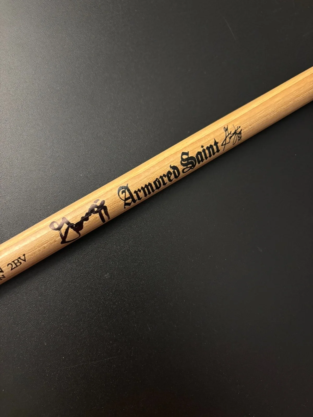 GFA Armored Saint Drummer * GONZO SANDOVAL * Signed Drumstick PROOF COA, image 4