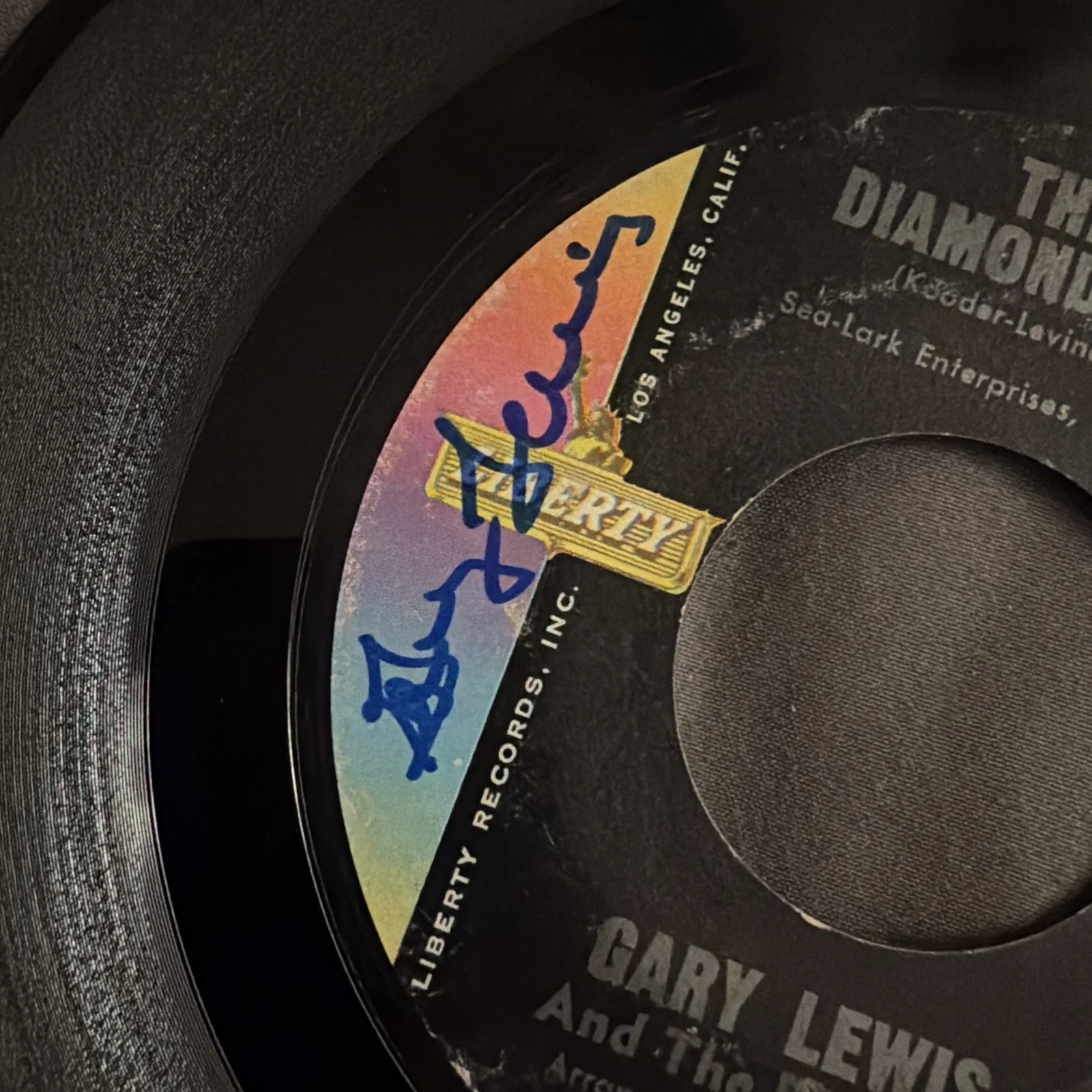 Gary Lewis Signed 45 This Diamond Ring Liberty Records Autograph, image 2