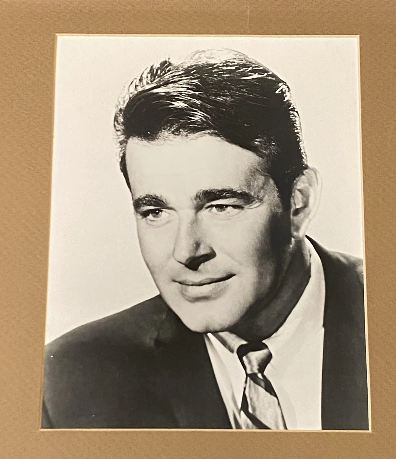 Actor Stuart Whitman Signed & Matted Notecard with Picture, image 3
