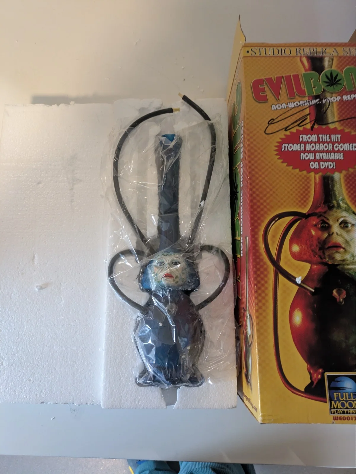 Evil bong replica prop from film Fullmoon pictures 2006, изображение 5