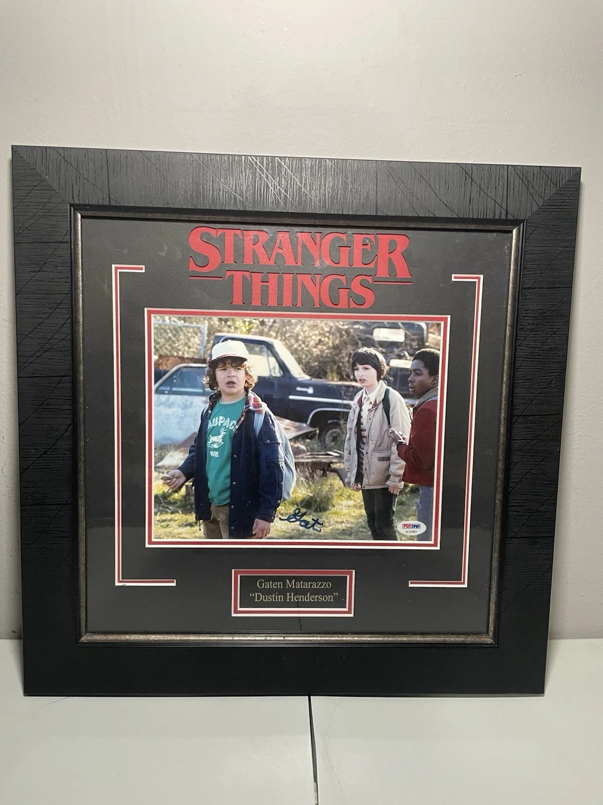 Gaten Matarazzo — Gaten Matarazzo Signed Dustin Stranger Things Photo! PSA COA