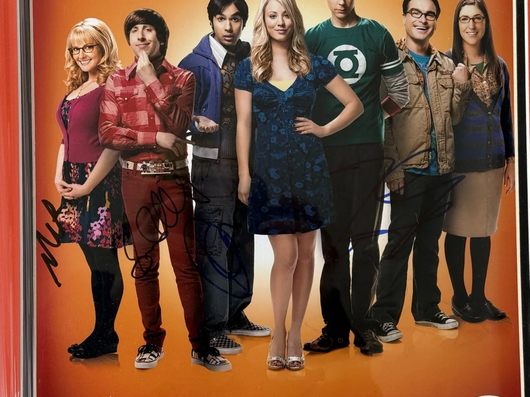 Kaley Cuoco, Jim Parsons, Johnny Galecki — The Big Bang Theory Signed Photo & Cuts Jim Parsons Kaley Cuoco +5 Framed BAS, изображение 3