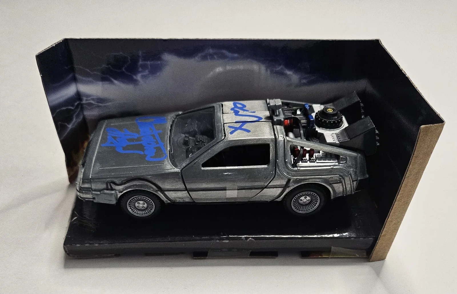 Michael J. Fox, Christopher Lloyd — Michael J Fox Christopher Lloyd Signed Back To The Future 1:32 Delorean COA, image 5