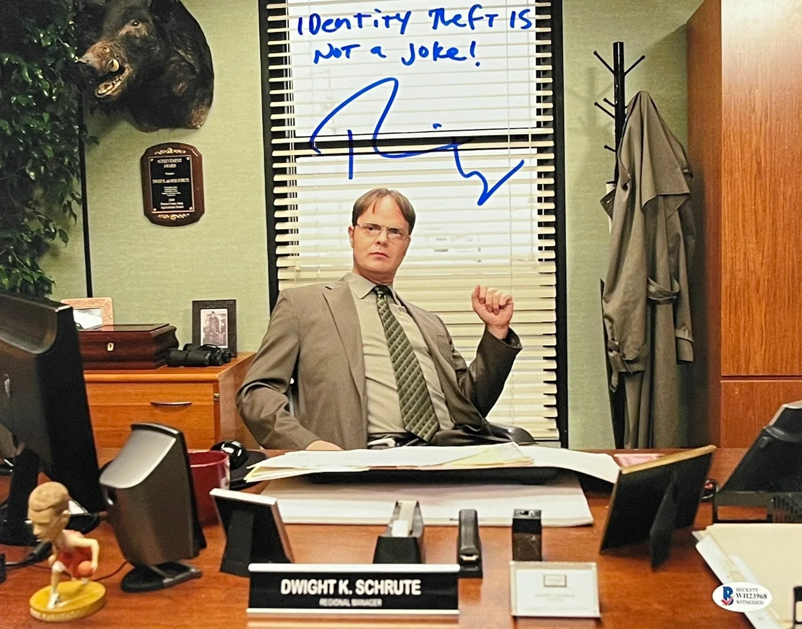 Rainn Wilson — Rainn Wilson Signed 11x14 Photo The Office Inscription Quote Autograph Beckett