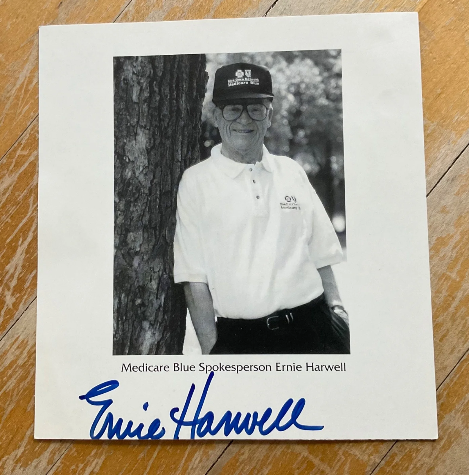 VINTAGE = ERNIE HARWELL HAND SIGNED AUTOGRAPHED B&W 5X6 ORIGINAL MEDICARE PHOTO, изображение 2