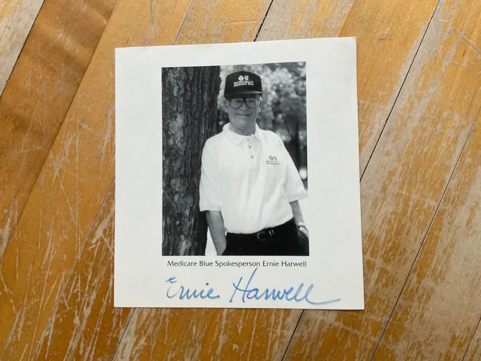 VINTAGE ==ERNIE HARWELL HAND SIGNED AUTOGRAPHED B&W 5X6 ORIGINAL MEDICARE PHOTO, изображение 3