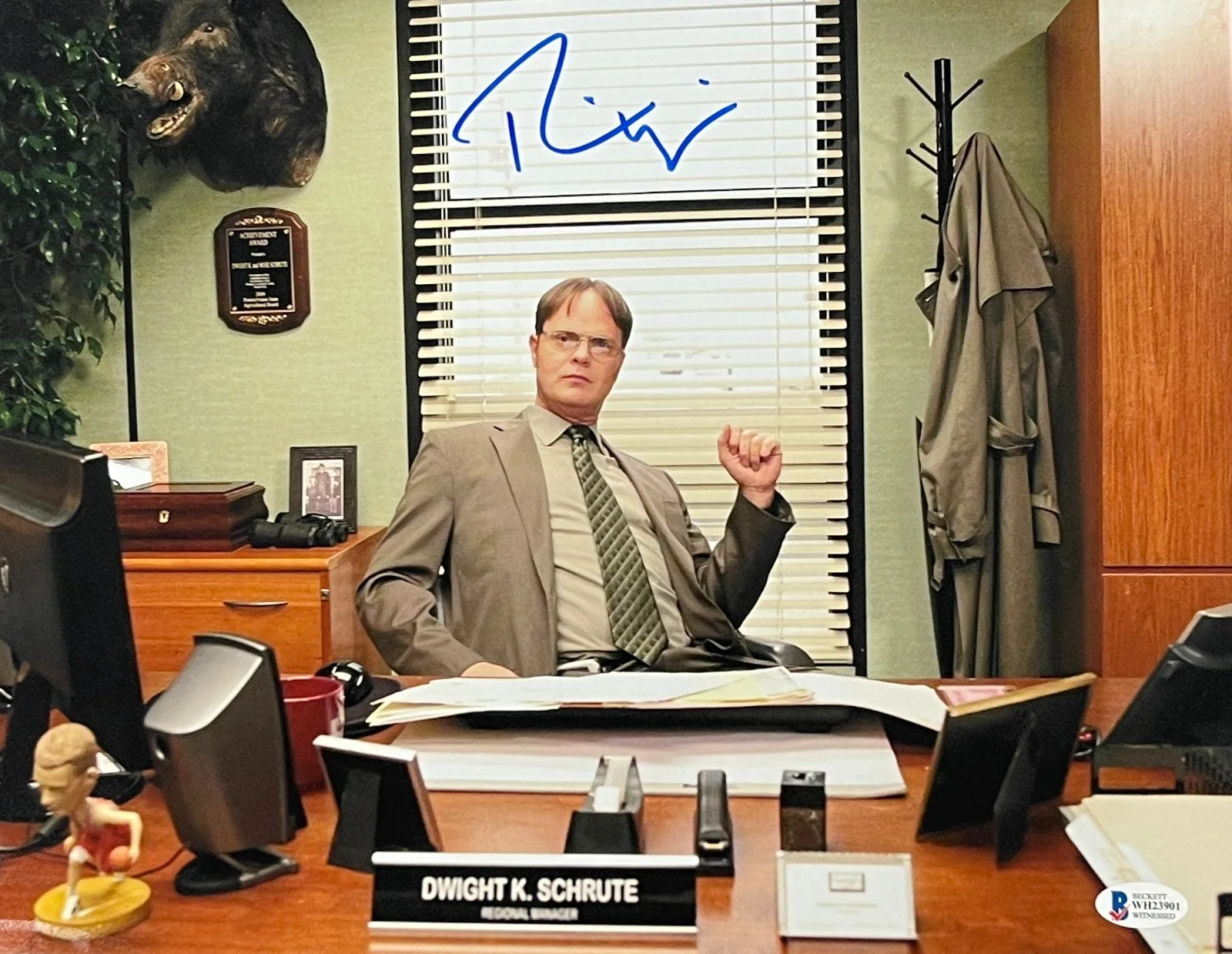Rainn Wilson — Rainn Wilson Signed 11x14 Photo The Office Authentic Autograph Beckett Witness