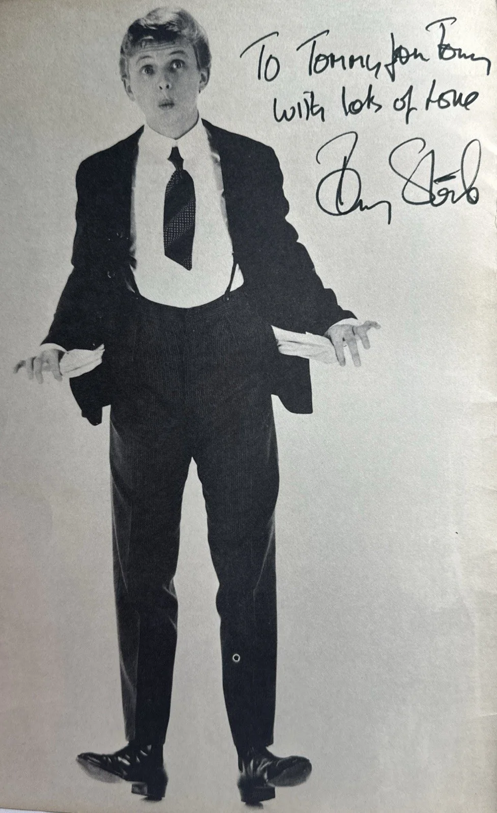 Tommy Steele — Tommy Steele SIGNED Half A Sixpence Musical Souvenir Program H.G. Well’s Kipps, image 3