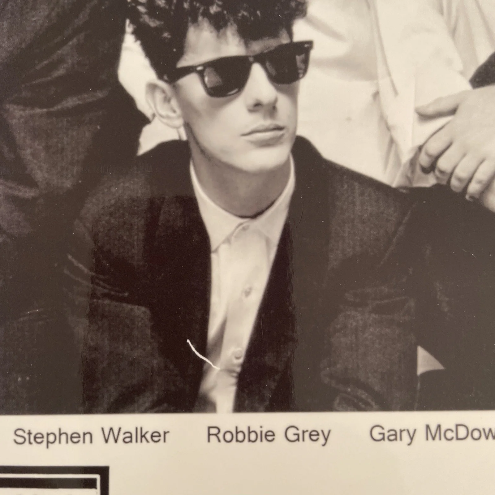 MODERN ENGLISH signed photo - proof- signed by The Singer ROOBIE GREY, изображение 3