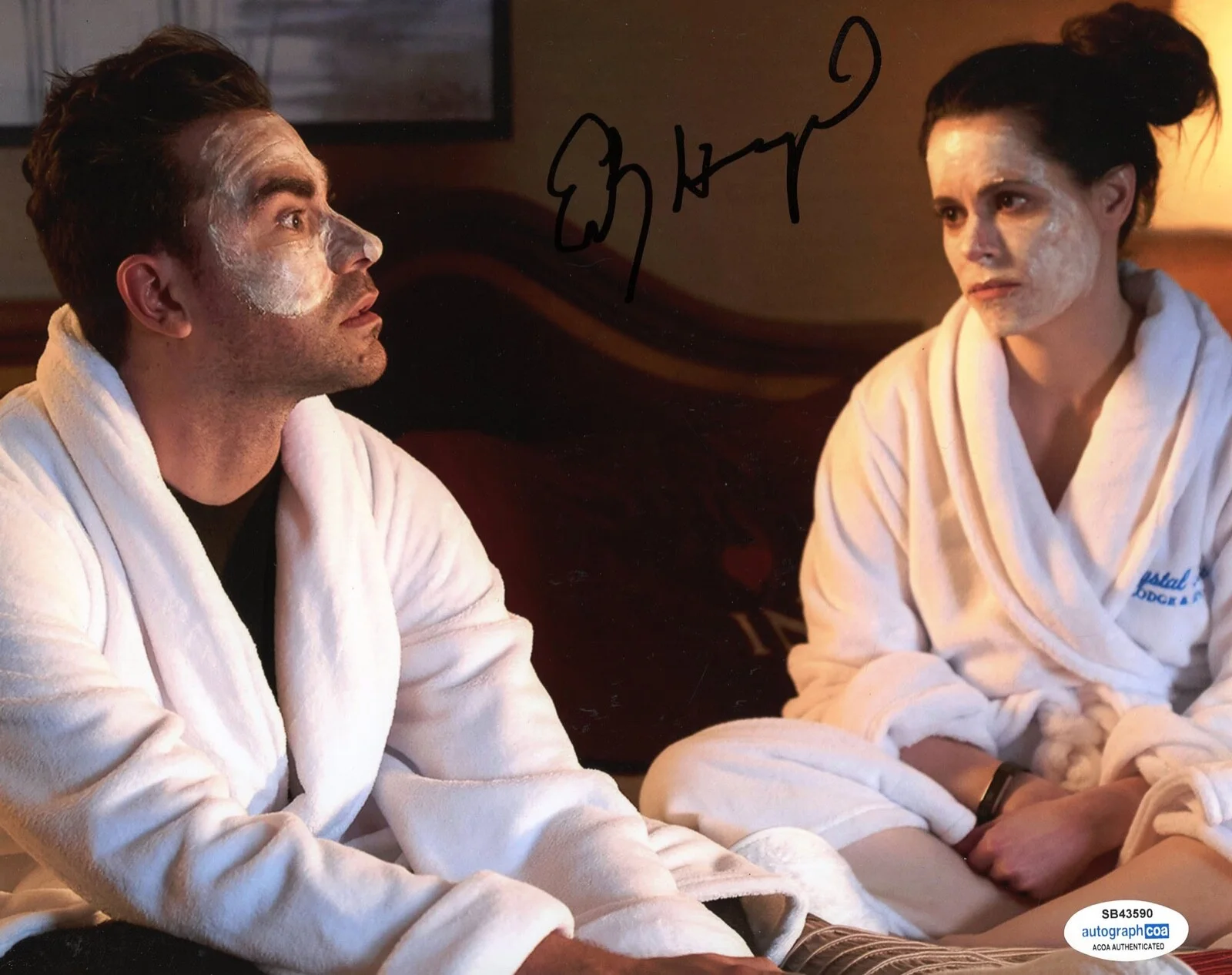 EMILY HAMPSHIRE — Emily Hampshire signed "SCHITT'S CREEK" 8x10 Photo b PROOF Stevie Budd ACOA COA, изображение 3