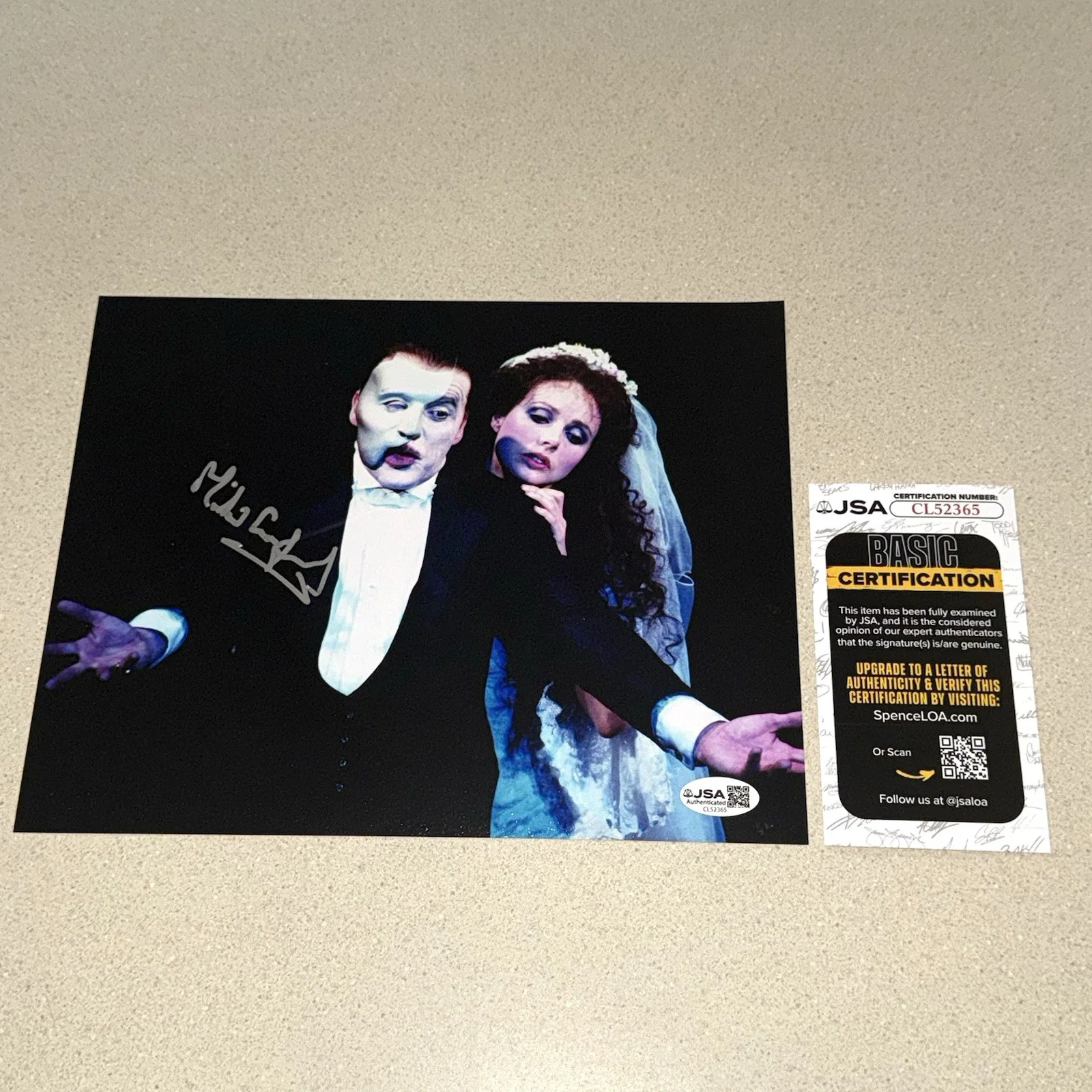 Michael Crawford — MICHAEL CRAWFORD signed autographed 8X10 PHOTO PHANTOM OF THE OPERA JSA COA