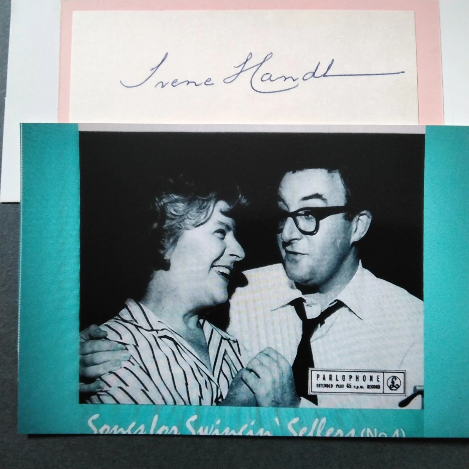 Irene Handl SIGNED Card Photo Film TV Actress Spellbound Sellers I'm Alright Jac, изображение 2