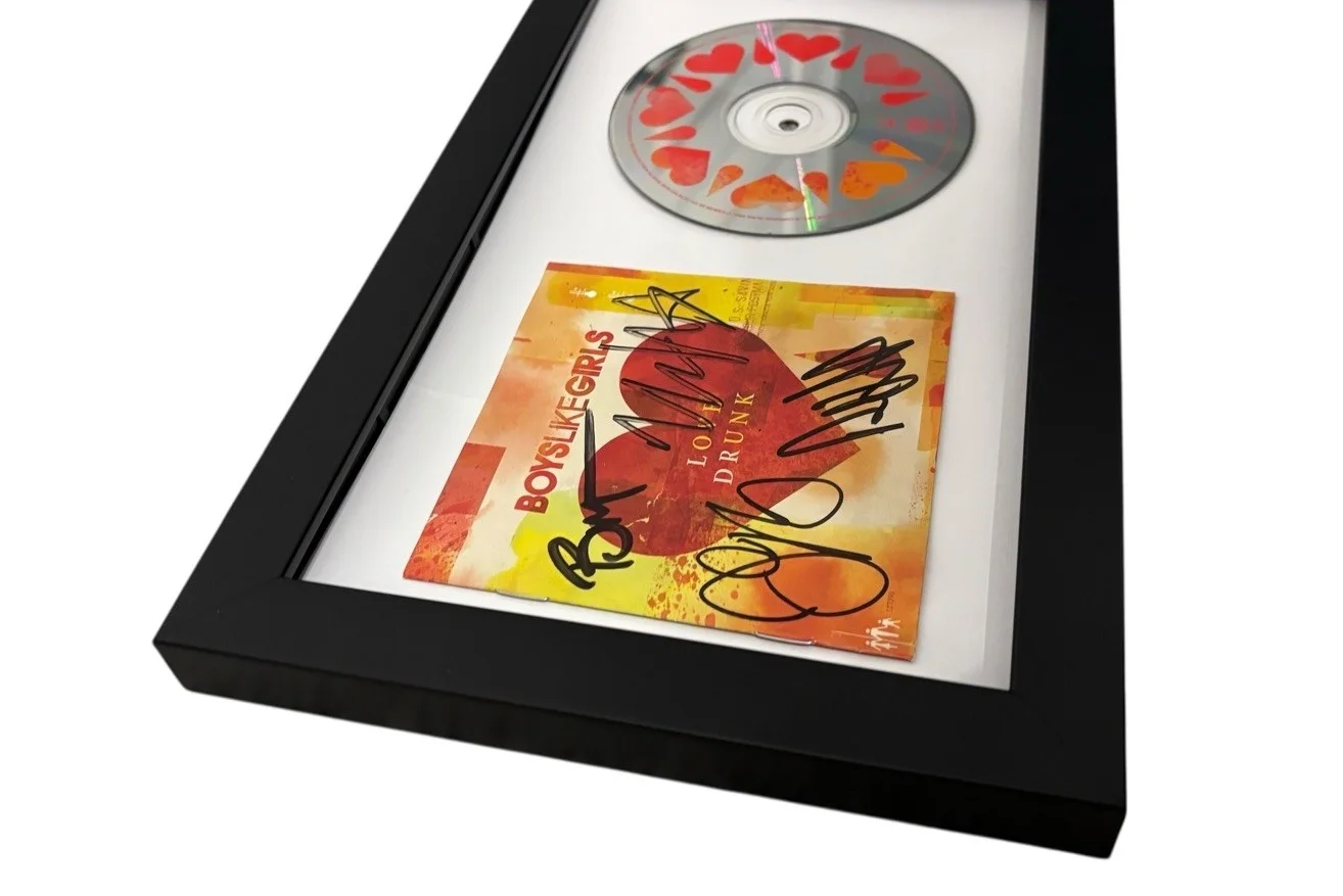 BOYS LIKE GIRLS SIGNED AUTOGRAPH LOVE DRUNK FRAMED CD MARTIN JOHNSON +3 JSA COA, изображение 4