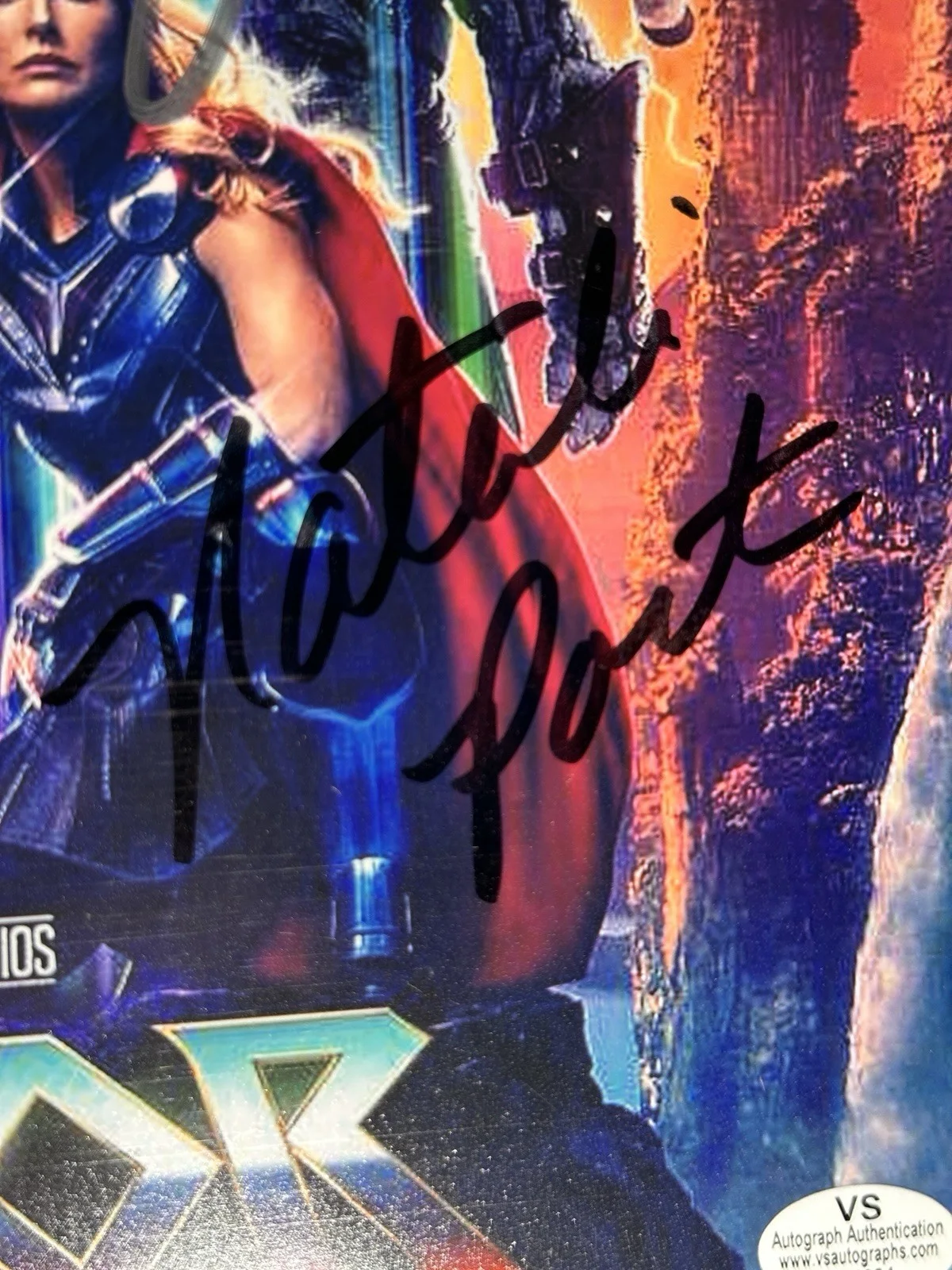 Chris Hemsworth, Natalie Portman — Chris Hemsworth and Natalie Portman Dual Signed 8x10 Thor Photo with COA, image 3