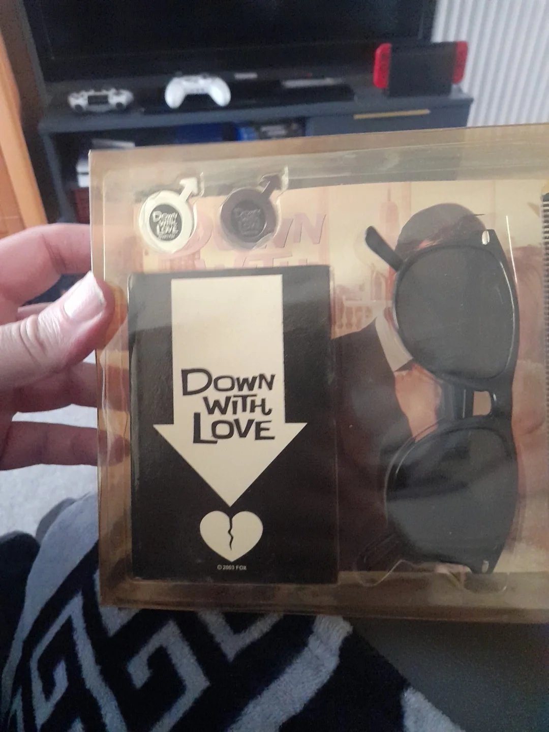 Down With Love Movie Promotional Press Kit, image 2
