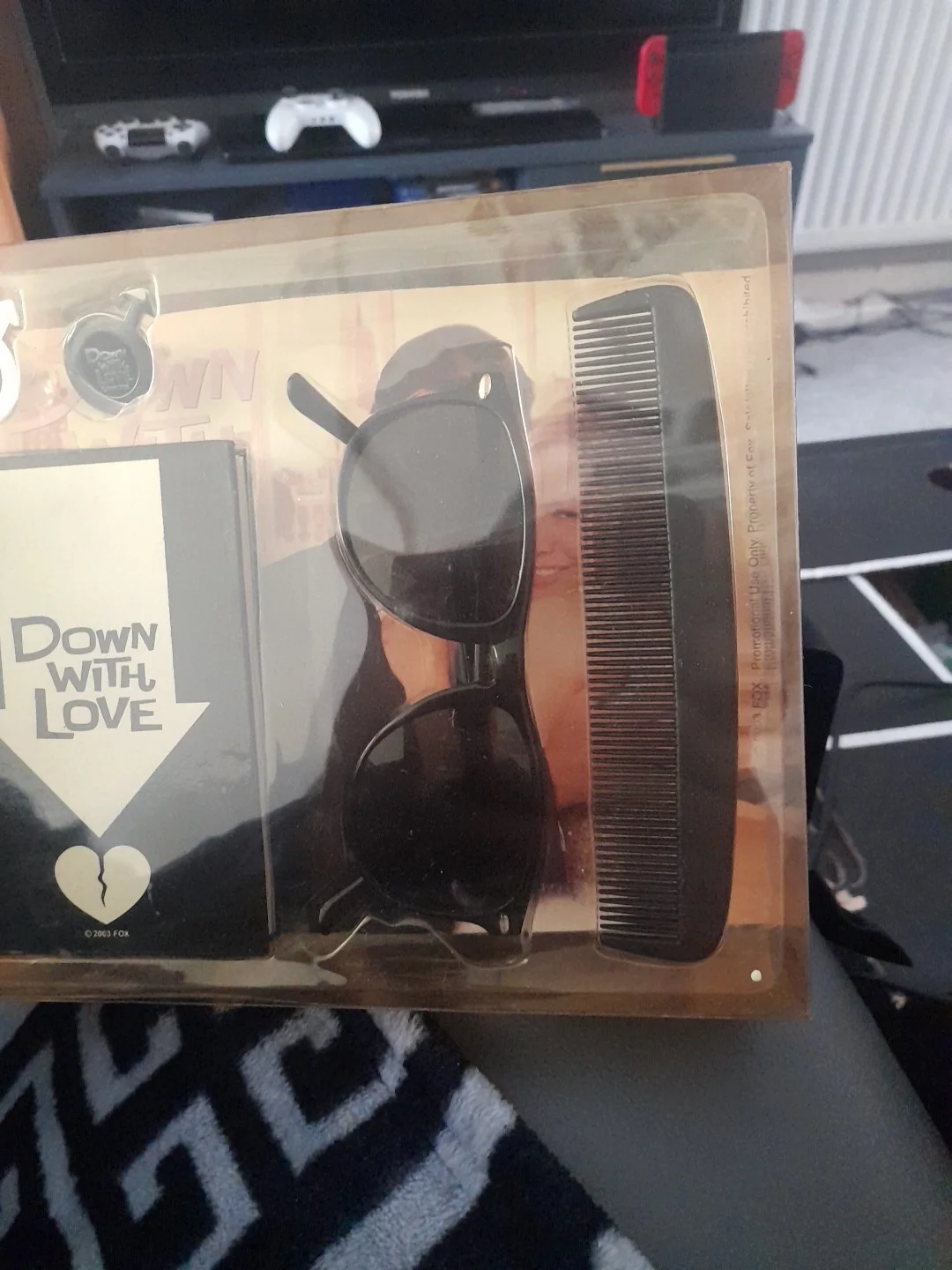 Down With Love Movie Promotional Press Kit, image 3