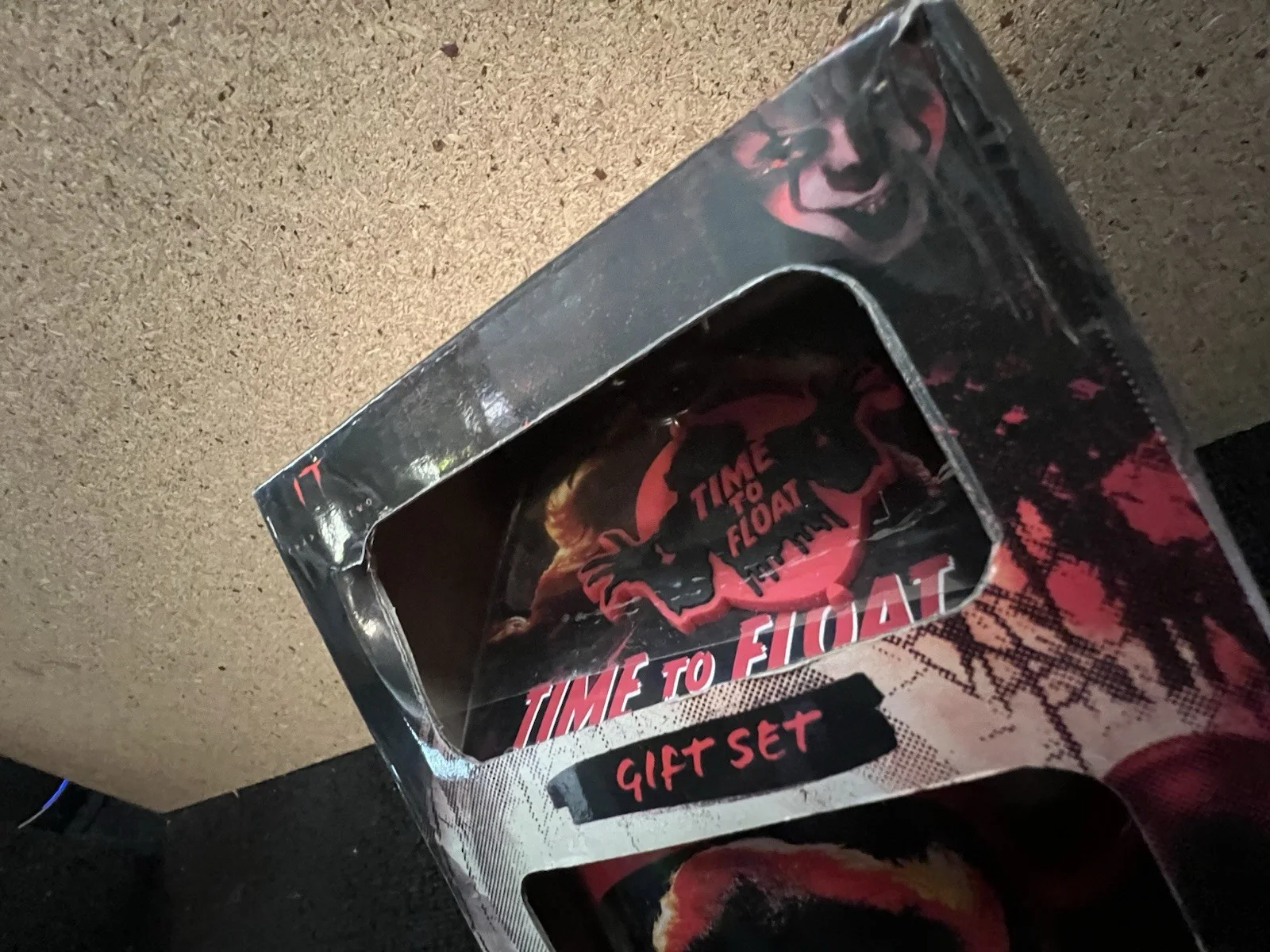 Pennywise IT Official Cup Coaster And Keychain Box Set ￼, image 3