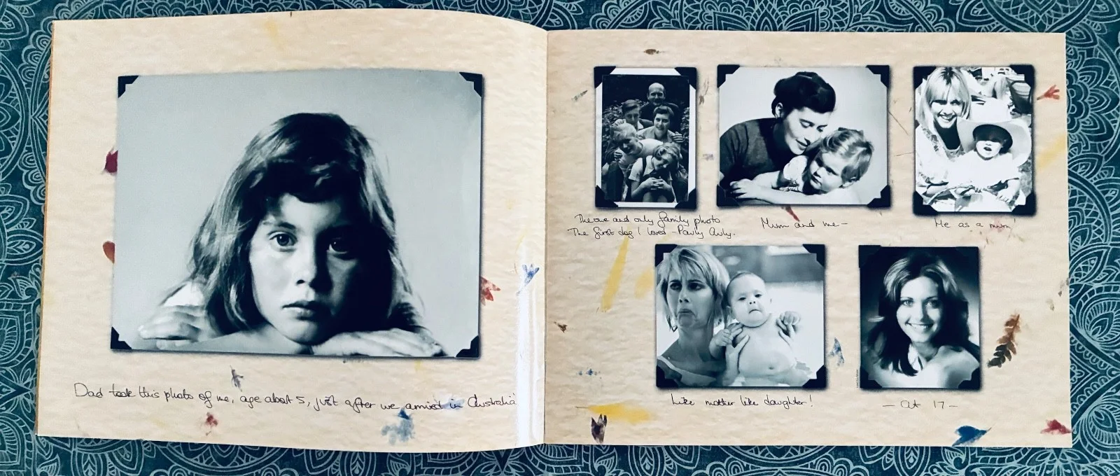 Olivia Newton John signed "One Woman's Journey" booklet, изображение 2