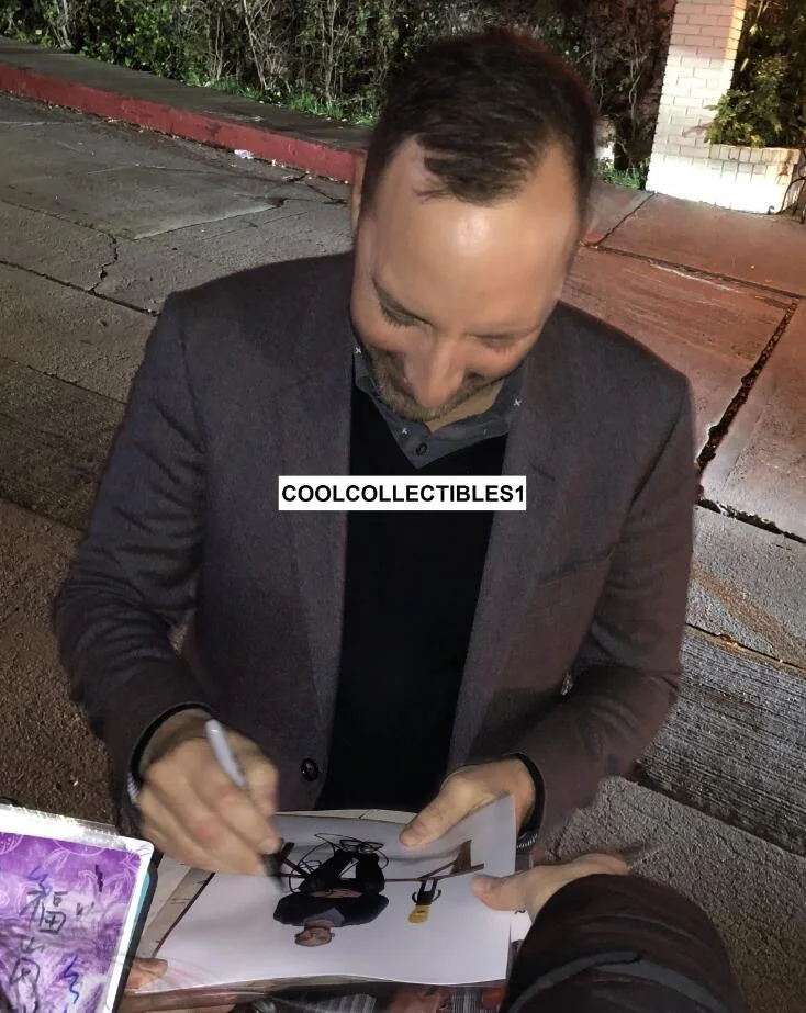 TONY HALE of VEEP IN PERSON SIGNED 8X10 COLOR PHOTO "PROOF", изображение 2