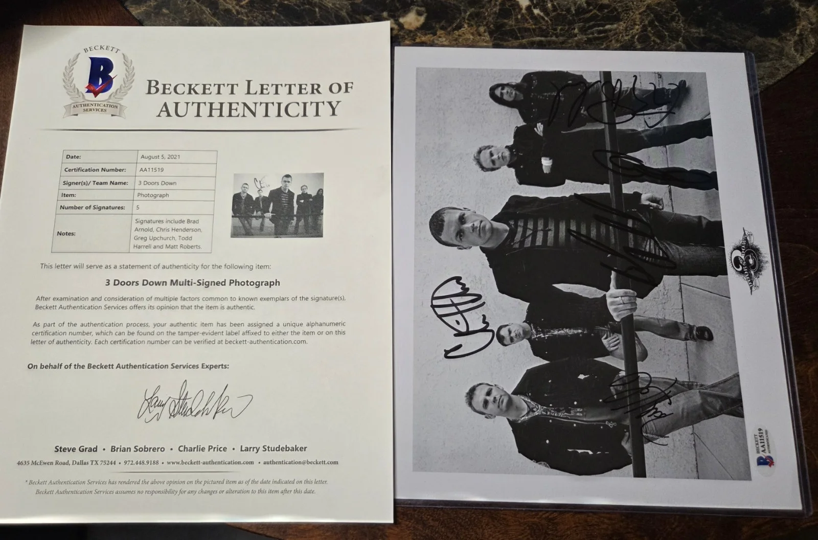 3 Doors Down Full Band Auto Signed 8x10 W Brad Arnold Beckett Certified W/ LOA!, изображение 2