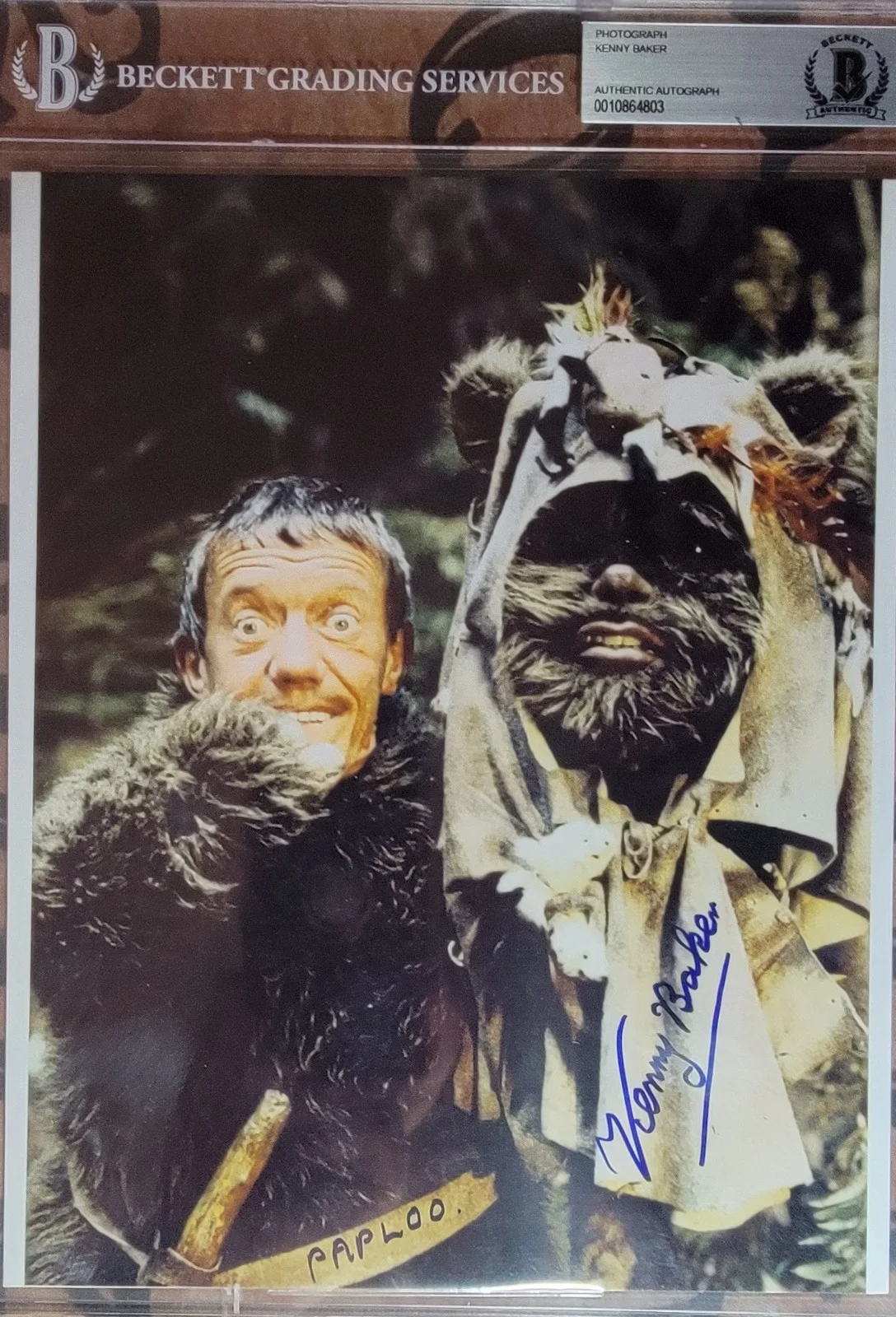 Kenny Baker — Kenny Baker 8x10 Authentic Signed & Encased Photo W/ Beckett BAS COA Ewok