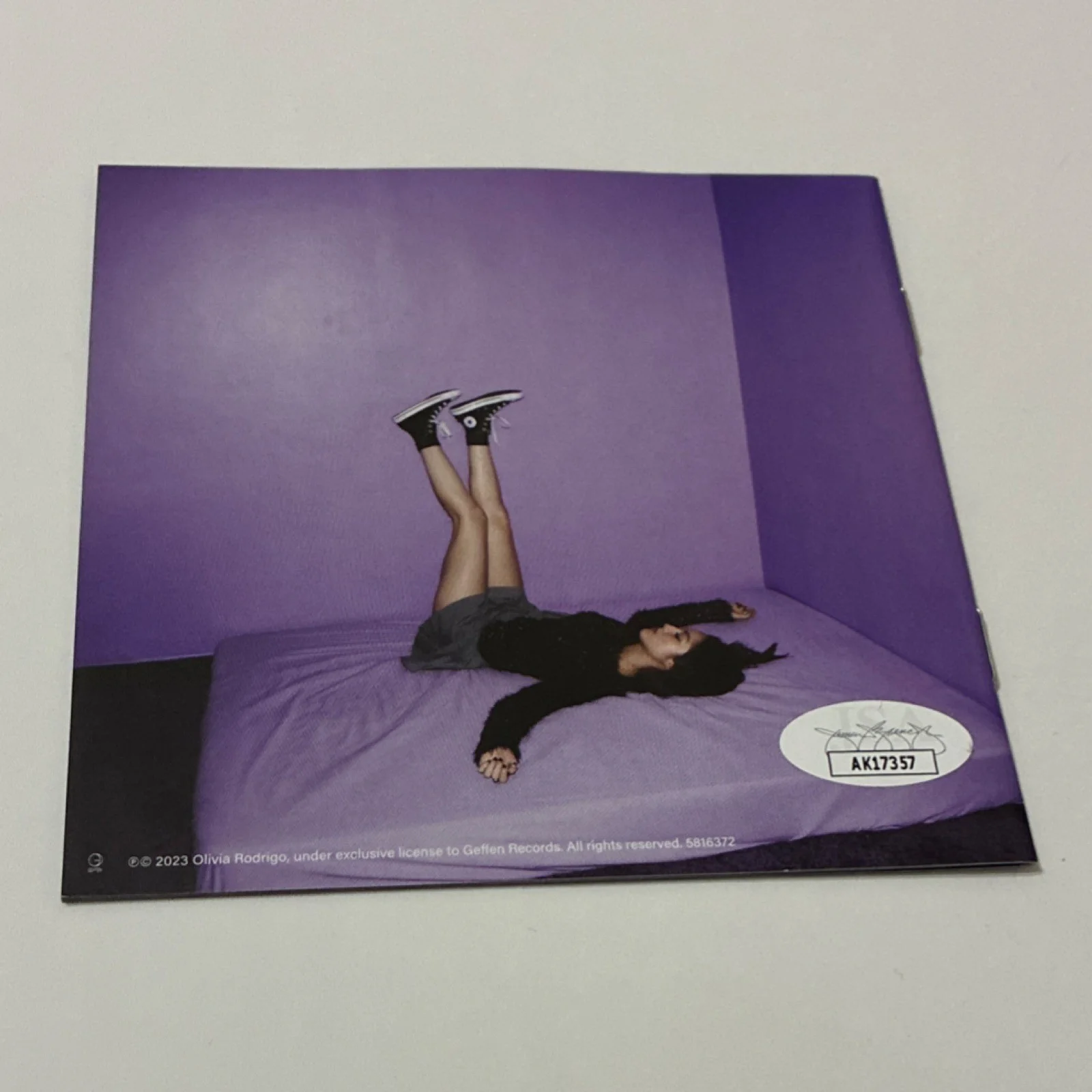 Olivia Rodrigo GUTS CD with Autographed Album Booklet JSA Authenticated, image 4