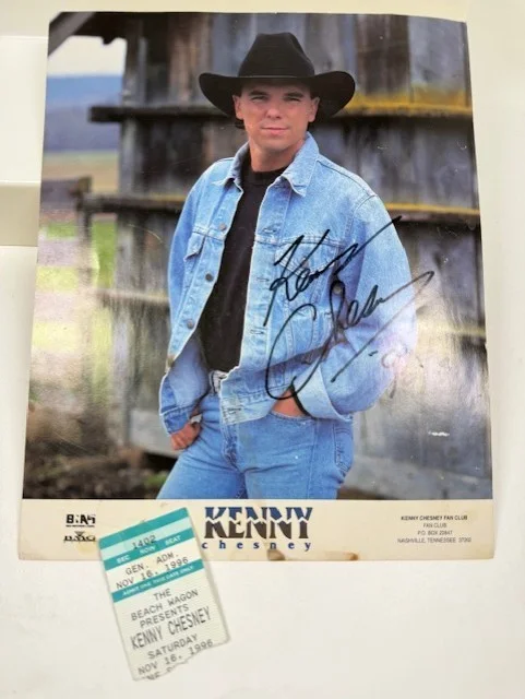 Kenny Chesney — KENNY CHESNEY SIGNED AUTOGRAPH 8X10 PHOTO COUNTRY MUSIC LEGEND, изображение 2