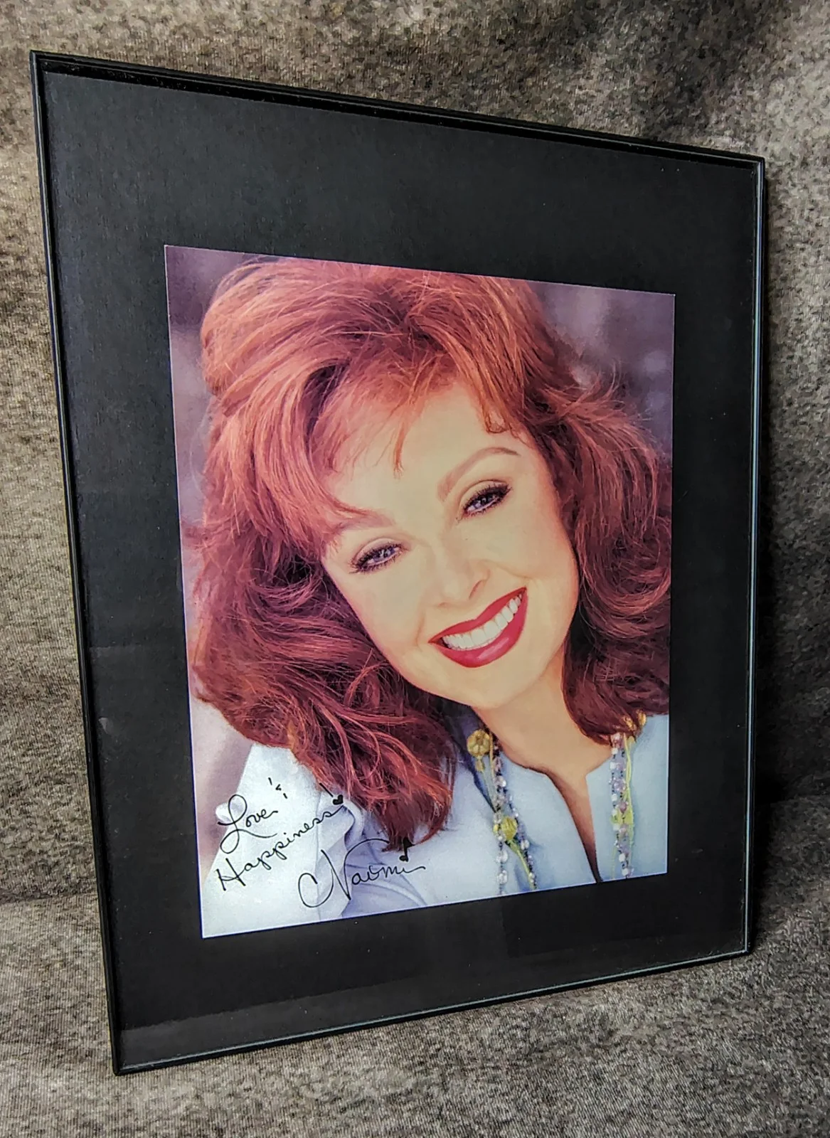 Naomi Judd — Autographed And Framed Portrait Of Naomi Judd 8 X 10 "Love & Happiness" ~Naomi, изображение 4